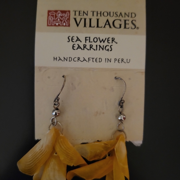 Yellow Sea Flower Earrings - Picture 1 of 2